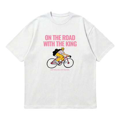 On the road with the King – Premium Oversized T-Shirt