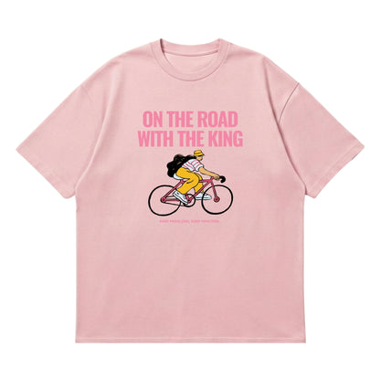 On the road with the King – Premium Oversized T-Shirt